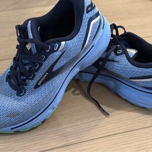 Brooks Women's Athletic Shoes in Blue and Black